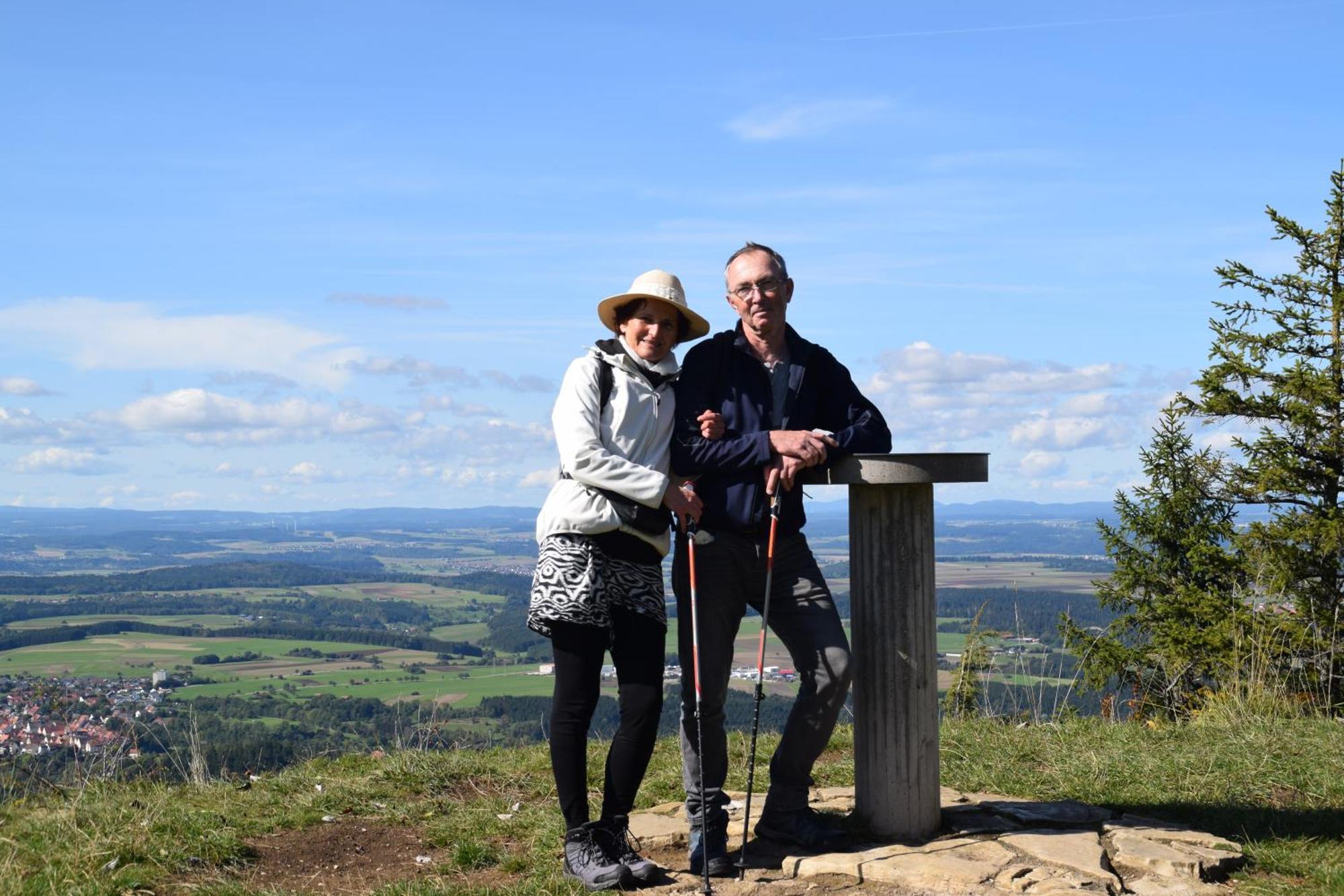 WehingenFewo Mit Tollem Ausblick Auf Der Schwaebischen Alb.アパートメント エクステリア 写真